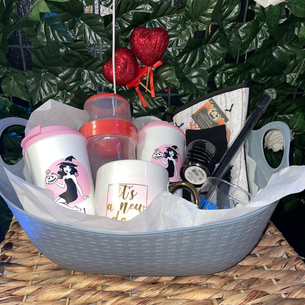 🥤 and Halloween mitten bundle